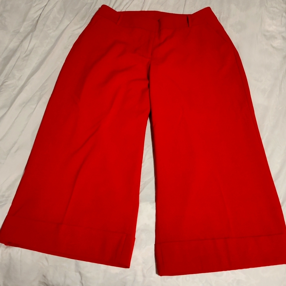 Lane Bryant wide leg RED crop length pants with pockets, in excellent condition